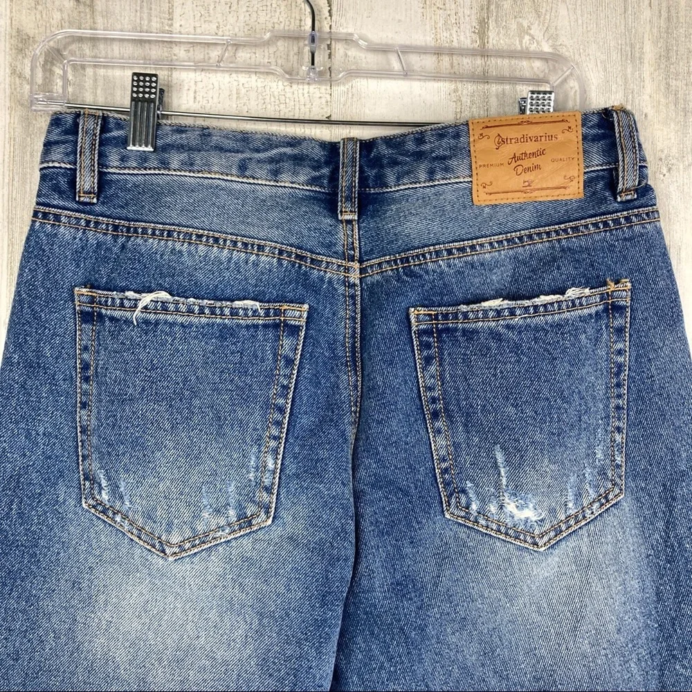 Stradivarius Distressed Crop Girlfriend Jeans Sz 4 - Picture 5 of 9